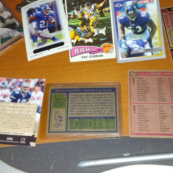 Football cards - Picture 2 of 4
